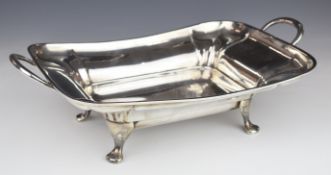 George V hallmarked silver twin handled serving dish, tray or bowl, raised on four feet, Sheffield