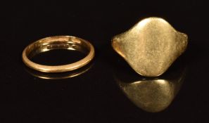 A 22ct gold wedding band / ring (1.2g) and an 18ct gold signet ring (5.9g, band has split)