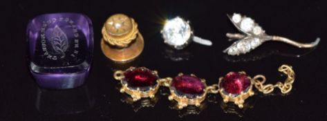 A section of Victorian necklace set with foiled garnets (2.1g), 9ct gold stud set with a seed