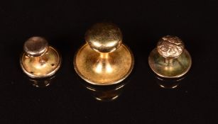 An 18ct gold stud (1.5g) 9ct gold stud, Birmingham 1901 and another 9ct gold stud, weight of both
