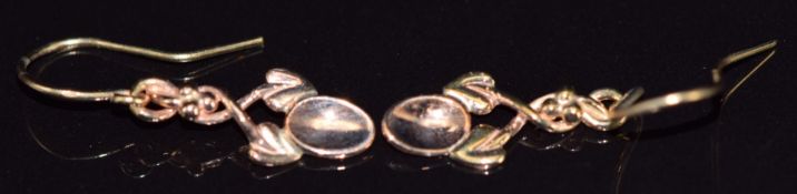 Clogau 9ct gold earrings in the form of a love spoon, 1.3g