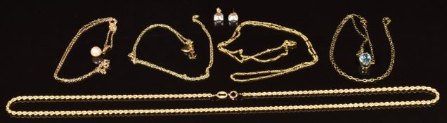 Five 9ct gold chains, 9ct gold pendant set with a pearl, 9ct gold charms / pendant, 9ct gold pendant
