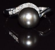 A 9k white gold ring set with Tahitian pearl and diamonds, 1.9g, size N