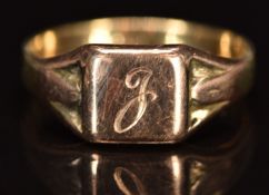 A 9ct gold signet ring, 5.1g, size U