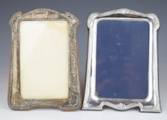 Modern hallmarked silver photograph frame to suit 6 x 4 inch photo, together with an early 20thC