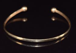 A 9ct gold bangle, 3.5g