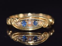 Edwardian 18ct gold ring set with sapphires and pearls, Birmingham 1902, 2.9g, size L