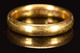 A 22ct gold wedding band / ring, 4.7g, size K