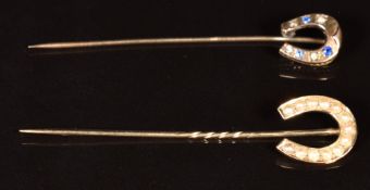 Edwardian 15ct gold stick pin in the form of a horseshoe set with seed pearls (1.8g) and a c1900