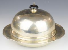 Goldsmiths & Silversmiths Company Ltd George VI hallmarked silver covered muffin warming dish,