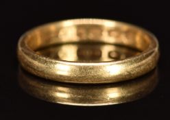 An 18ct gold wedding band / ring, Birmingham 1879, 3.0g, size L