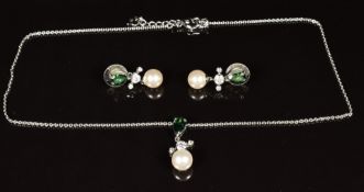 Swarovski suite of jewellery set with crystal and faux pearls, in original box