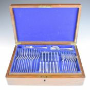 George V hallmarked silver 12 place setting Hanoverian rat tail pattern canteen of cutlery