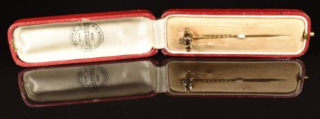 A 9ct gold Claddagh stick pin (1.6g), in antique box