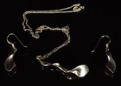 Tiffany silver necklace with similar silver earrings, in Tiffany box