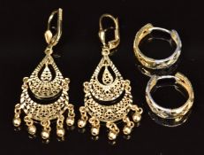 Two pairs of 14k gold earrings, 8.4g