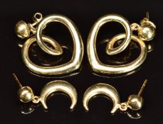 A pair of 22ct gold earrings, 3.2g