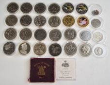 A collection of modern commemorative crowns to include £5 examples, Festival of Britain etc