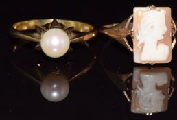 Two 9ct gold rings, one set with a cameo the other a pearl, 5.1g, size N/O