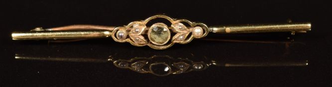 Edwardian 9ct gold brooch set with an aquamarine and seed pearls, 4.0g