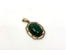 A 9ct gold malachite pendant