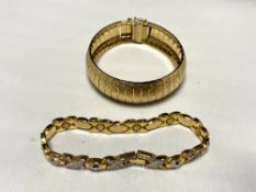 Two pieces of gold plated jewellery,