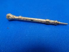 A 9ct gold propelling pencil