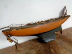 A twentieth century pond yacht (af)