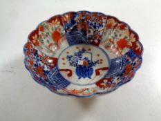 A small antique imari bowl
