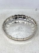 A silver shall scalloped edge bowl, London 1896, 328.3g.