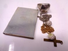 A small quantity of costume jewelry.