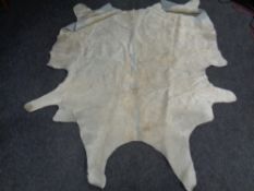 A cow skin (white)