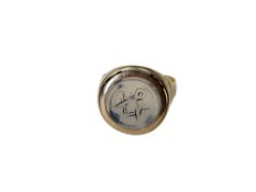 A gold Masonic ring (shank broken)