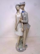 A Lladro figure Sweethearts