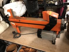 An electric log splitter