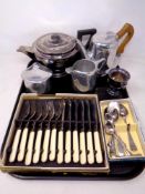 A tray of plated wares,