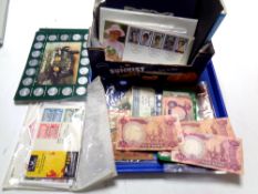 A tray of world banknotes including Nigeria, Pakistan etc,