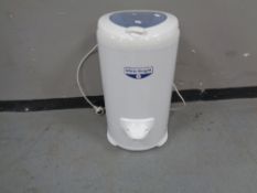 A White Knight spin-dryer.