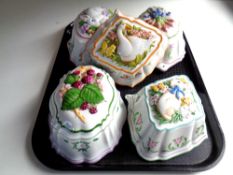 A tray of five Franklin Mint Le Cordon Bleu jelly moulds