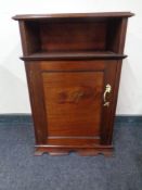 An Edwardian side cabinet. 81 cm x 52.5 cm x 35 cm.