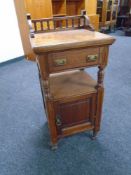 An Edwardian mahogany pot cupboard