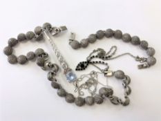 A Mexican Sterling silver necklace with matching bracelet, 173.