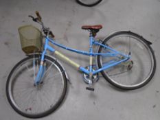 A lady's Universal shopper bike.