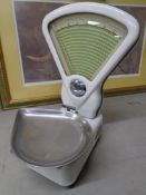 A set of vintage Mordue Brothers enamelled grocer's scales.