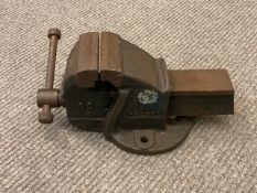 A large Record clamp 52 1/2 E, together with a further 00 size Record clamp.