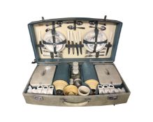 A Sirran mid 20th century picnic set