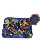 A tray of costume jewellery, wristwatches and a mobile phone.