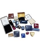 A quantity of mostly vintage ring boxes and other jewellery boxes.
