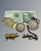 A silver plated pig vesta case, length 4.