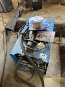 A Clarke weld 9oen mig welder. Collect Only.